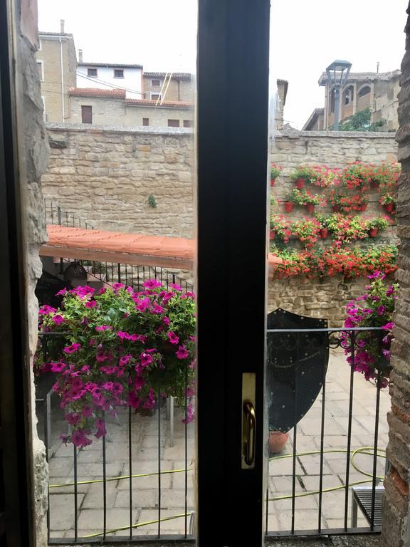 La Pata De Oca Hostal Rural Y Albergue Torres del Río Kültér fotó