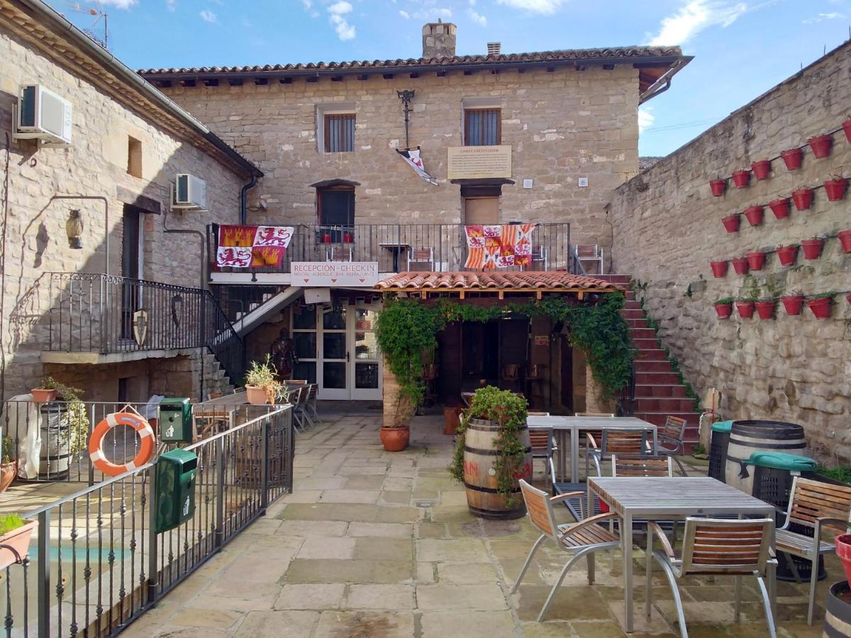 Hostal Rural La Pata De Oca Y Albergue Solo Por Peregrinos Hotel Torres del Rio Kültér fotó